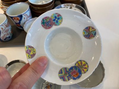 A varied collection of Chinese cups and saucers, 18/19th C. — photo 6