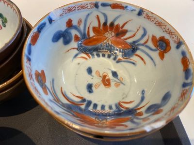 A varied collection of Chinese cups and saucers, 18/19th C. — photo 8