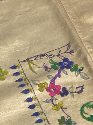A varied collection of Chinese embroidered silk cloths, a fan-cover and 'rank badges', 19th C. — 照片 44