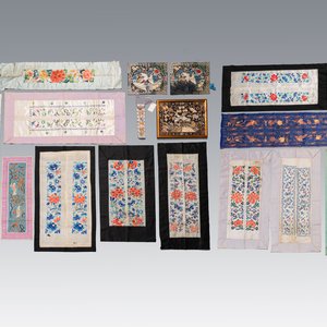 A varied collection of Chinese embroidered silk cloths, a fan-cover and 'rank badges', 19th C. — 照片 1