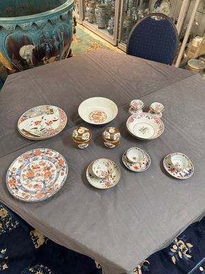 A varied collection of Chinese famille rose and Imari-style porcelain, Yongzheng and later — 照片 1