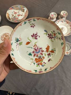 A varied collection of Chinese famille rose and Imari-style porcelain, Yongzheng and later — 照片 24