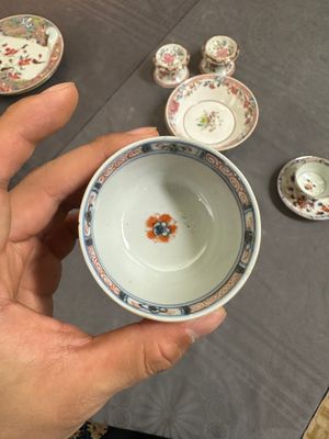 A varied collection of Chinese famille rose and Imari-style porcelain, Yongzheng and later — 照片 26