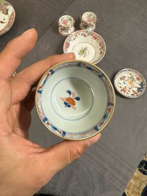 A varied collection of Chinese famille rose and Imari-style porcelain, Yongzheng and later — 照片 30