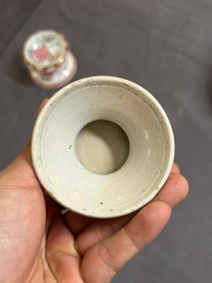 A varied collection of Chinese famille rose and Imari-style porcelain, Yongzheng and later — 照片 46