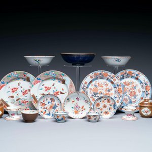 A varied collection of Chinese famille rose and Imari-style porcelain, Yongzheng and later — 照片 1
