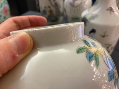 A varied collection of Chinese famille rose and monochrome wares, 18/20th C. — photo 27