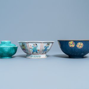 A varied collection of Chinese famille rose and monochrome wares, 19/20th C. — 照片 4