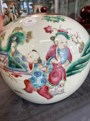 A varied collection of Chinese famille rose and qianjiang cai porcelain, 19/20th C. — 照片 3