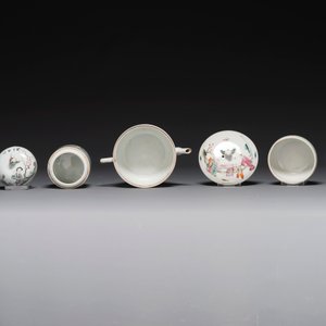 A varied collection of Chinese famille rose and qianjiang cai porcelain, 19/20th C. — 照片 9