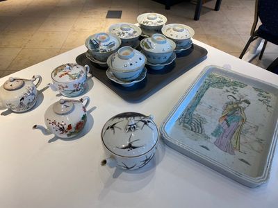 A varied collection of Chinese famille rose and qianjiang cai porcelain, 19th/20th C. — 照片 1