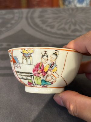 A varied collection of Chinese famille rose and verte porcelain, 18/19th C. — 照片 2