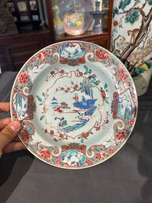 A varied collection of Chinese famille rose and verte porcelain, 18/19th C. — 照片 33