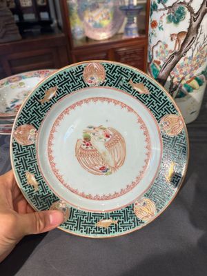 A varied collection of Chinese famille rose and verte porcelain, 18/19th C. — 照片 49