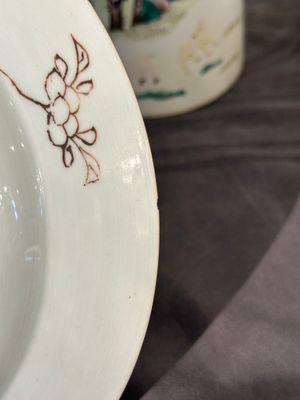 A varied collection of Chinese famille rose and verte porcelain, 18/19th C. — 照片 70