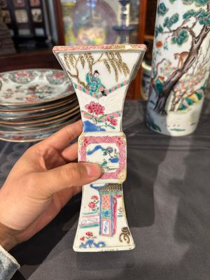 A varied collection of Chinese famille rose and verte porcelain, 18/19th C. — 照片 74