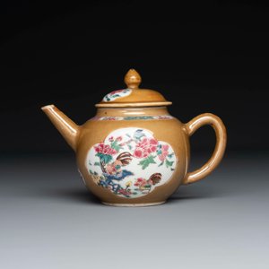 A varied collection of Chinese famille rose and verte porcelain, 18/19th C. — 照片 13