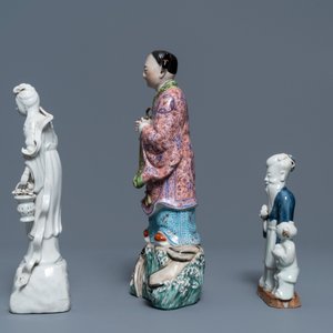A varied collection of Chinese famille rose, blue and white and blanc de Chine figures, 18th C. and later — photo 4