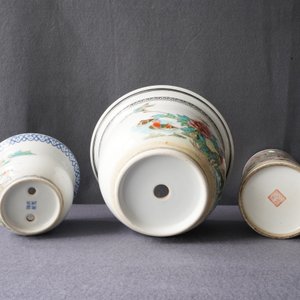 A varied collection of Chinese famille rose porcelain, 19/20th C. — 照片 11