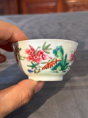 A varied collection of Chinese famille rose porcelain, Yongzheng/Qianlong — 照片 3