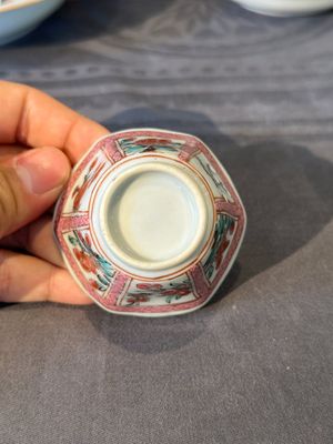 A varied collection of Chinese famille rose porcelain, Yongzheng/Qianlong — 照片 31