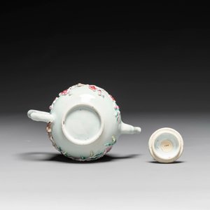 A varied collection of Chinese famille rose porcelain, Yongzheng/Qianlong — 照片 11