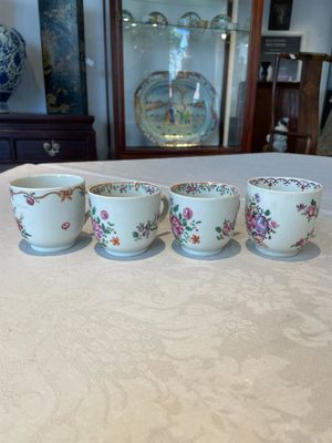 A varied collection of Chinese famille rose teawares, Yongzheng/Qianlong — foto 18