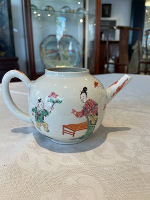 A varied collection of Chinese famille rose teawares, Yongzheng/Qianlong — foto 3