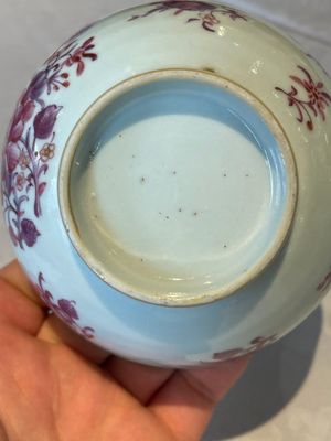 A varied collection of Chinese famille rose teawares, Yongzheng/Qianlong — foto 32