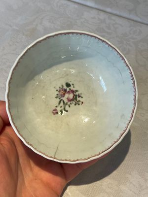 A varied collection of Chinese famille rose teawares, Yongzheng/Qianlong — foto 34