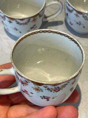 A varied collection of Chinese famille rose teawares, Yongzheng/Qianlong — foto 41