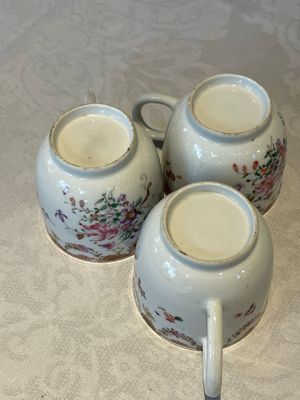 A varied collection of Chinese famille rose teawares, Yongzheng/Qianlong — foto 42