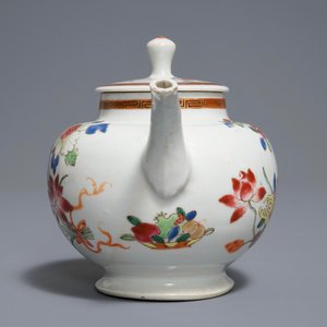 A varied collection of Chinese famille rose wares, Yongzheng/Qianlong — 照片 6