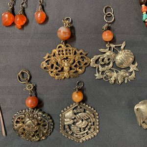 A varied collection of Chinese jade and agate-embellished silver, 19/20th C. — photo 10