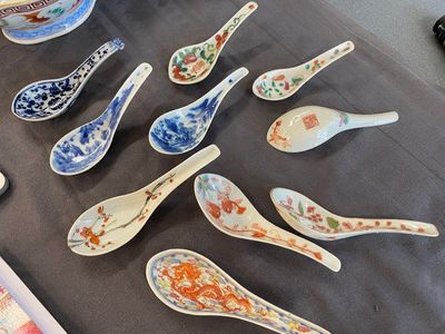 A varied collection of Chinese porcelain, 19/20th C. — photo 21