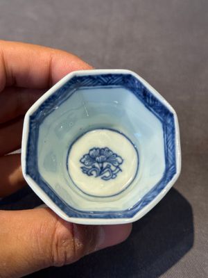 A varied collection of Chinese porcelain, Kangxi and later — foto 24
