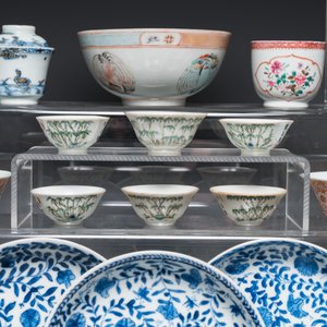 A varied collection of Chinese porcelain, Kangxi and later — photo 11