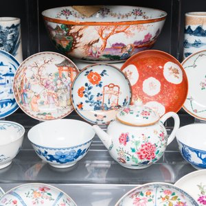 A varied collection of Chinese porcelain, Kangxi and later — photo 8