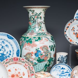 A varied collection of Chinese porcelain, Kangxi and later — photo 10