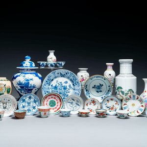 A varied collection of Chinese porcelain, Kangxi and later — 照片 1