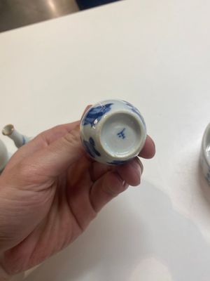 A varied collection of Chinese porcelain, Ming and later — foto 15