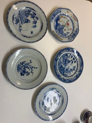 A varied collection of Chinese porcelain, Ming and later — foto 24