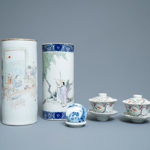 A varied collection of Chinese qianjiang cai, famille rose and blue and white porcelain, 19/20th C. — 照片 1