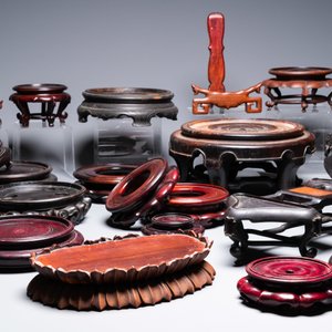 A varied collection of Chinese wooden stands, 19/20th C. — 照片 6