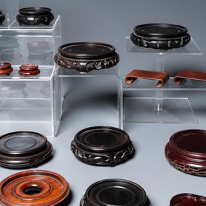 A varied collection of Chinese wooden stands, 19/20th C. — 照片 7