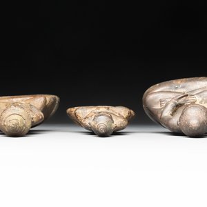 A varied collection of eight bronze Buddha figures, South Asia, 18/19th C. — foto 12