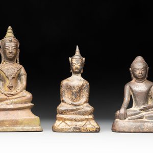 A varied collection of eight bronze Buddha figures, South Asia, 18/19th C. — foto 8