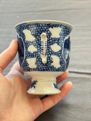 A varied collection of eight Chinese blue and white vases, two teapots and two loving cups, Kangxi/Qianlong — 照片 44