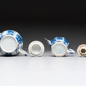 A varied collection of eight Chinese blue and white vases, two teapots and two loving cups, Kangxi/Qianlong — 照片 25