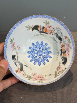 A varied collection of eight Chinese famille rose eggshell bowls, Jingdezhen mark, 20th C. — photo 12